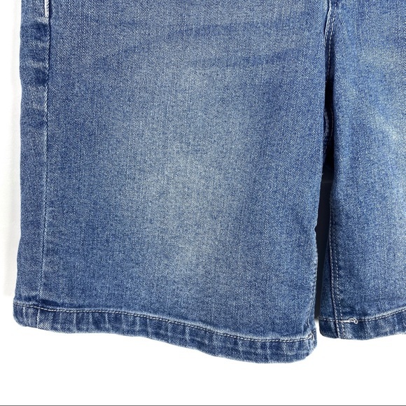 Max Jeans Medium Wash Mid Rise Shorts - Picture 6 of 8